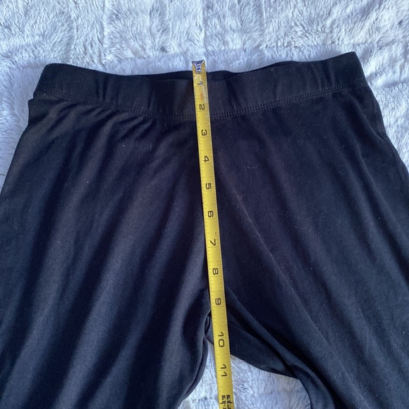 Plain Black Nylon Leggings - Picture 4 of 5